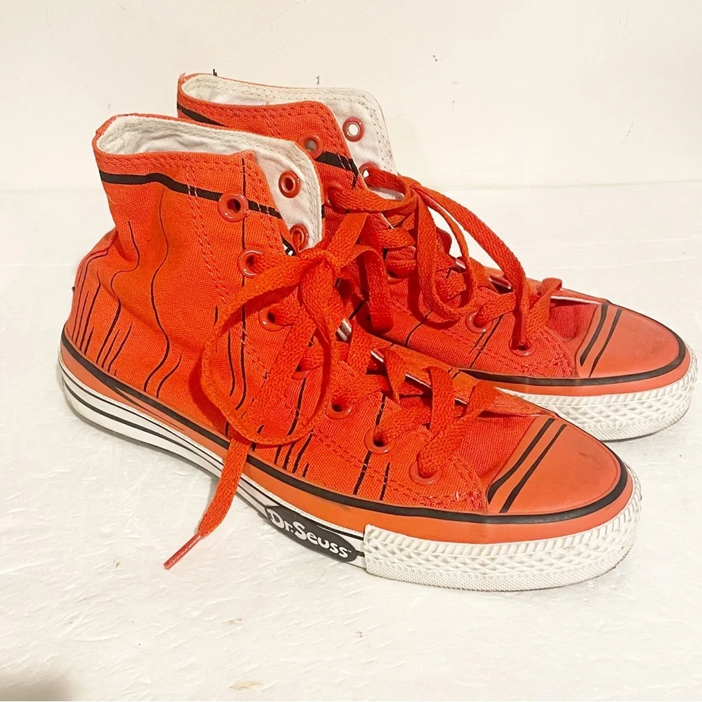 Converse Size 6.5 Red Cat In The Hat Hi Top Dr. Seuss Hook Thing One Thing Two - Picture 4 of 7